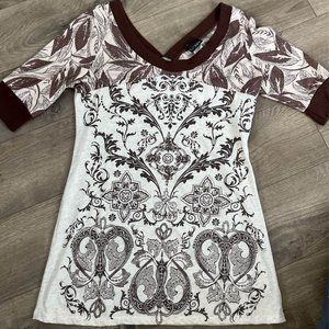 A super cute Daytrip top